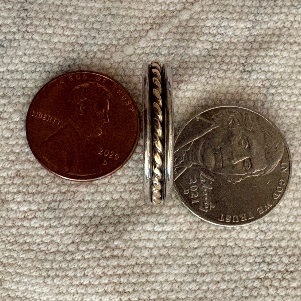 James Avery Silver Ring with  Twist Accent Sz  7.75 to 8 - Picture 4 of 4